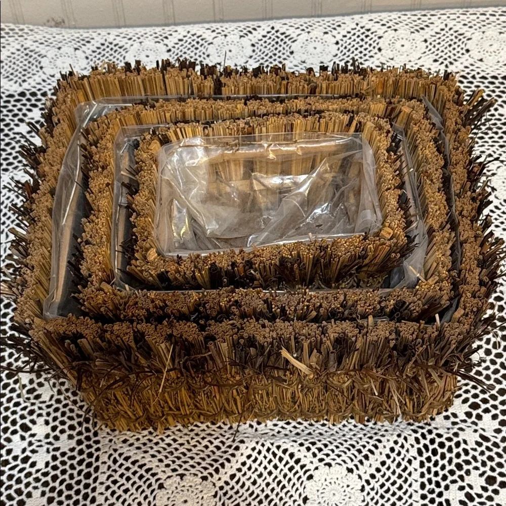 Set Of 3 Nesting Planters Baskets Straw Grass With Liner